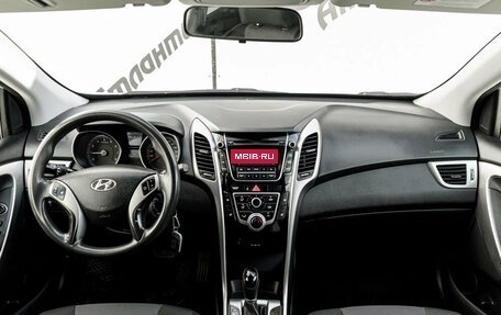 Hyundai i30 II рестайлинг, 2013 год, 1 000 000 рублей, 10 фотография