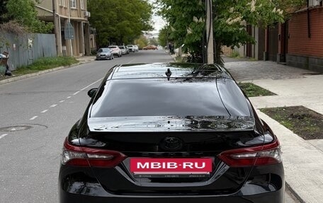 Toyota Camry, 2021 год, 2 300 000 рублей, 5 фотография