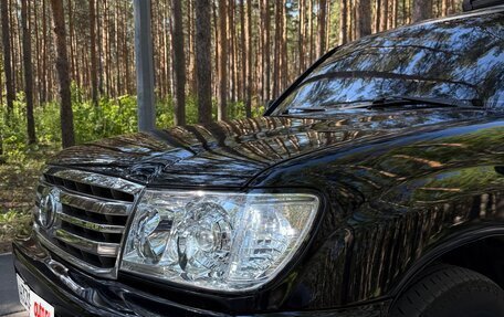 Toyota Land Cruiser 100 рестайлинг 2, 2004 год, 1 900 000 рублей, 10 фотография