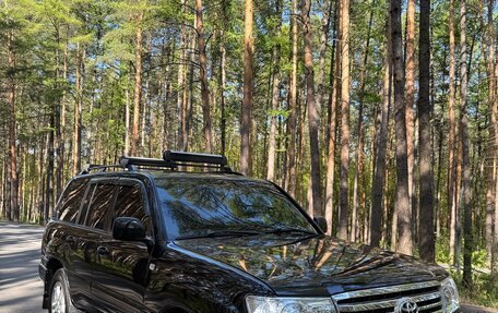 Toyota Land Cruiser 100 рестайлинг 2, 2004 год, 1 900 000 рублей, 14 фотография