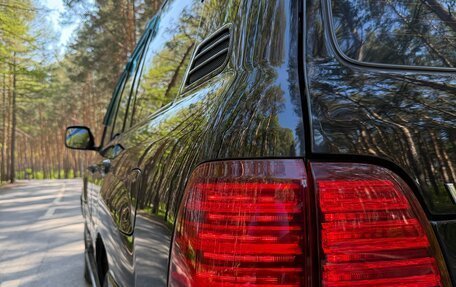 Toyota Land Cruiser 100 рестайлинг 2, 2004 год, 1 900 000 рублей, 8 фотография