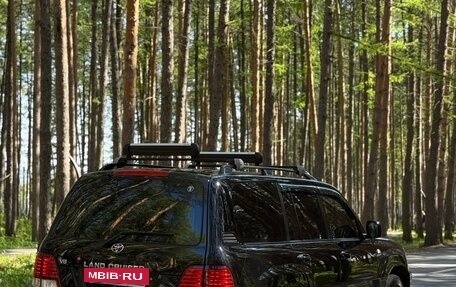 Toyota Land Cruiser 100 рестайлинг 2, 2004 год, 1 900 000 рублей, 6 фотография