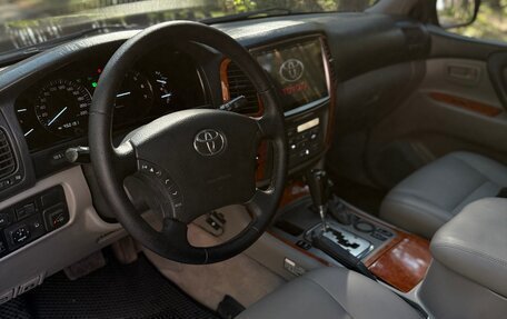 Toyota Land Cruiser 100 рестайлинг 2, 2004 год, 1 900 000 рублей, 18 фотография