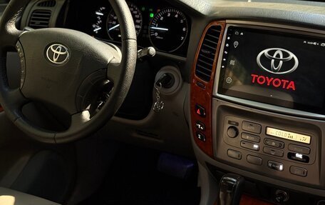 Toyota Land Cruiser 100 рестайлинг 2, 2004 год, 1 900 000 рублей, 17 фотография