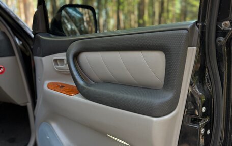 Toyota Land Cruiser 100 рестайлинг 2, 2004 год, 1 900 000 рублей, 22 фотография