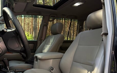 Toyota Land Cruiser 100 рестайлинг 2, 2004 год, 1 900 000 рублей, 23 фотография
