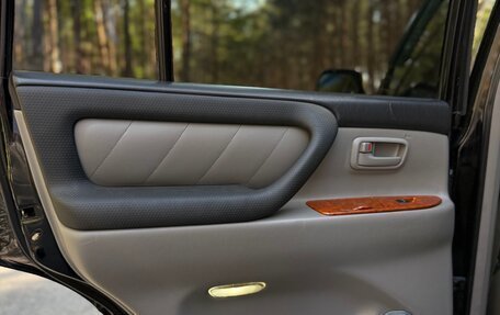 Toyota Land Cruiser 100 рестайлинг 2, 2004 год, 1 900 000 рублей, 28 фотография