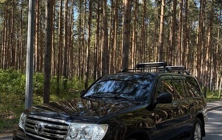 Toyota Land Cruiser 100 рестайлинг 2, 2004 год, 1 900 000 рублей, 12 фотография