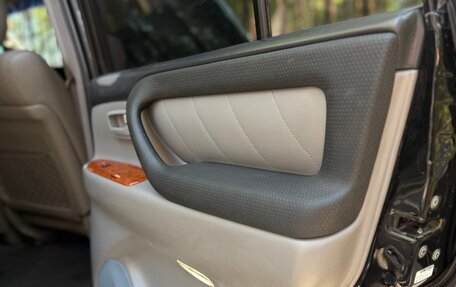 Toyota Land Cruiser 100 рестайлинг 2, 2004 год, 1 900 000 рублей, 26 фотография