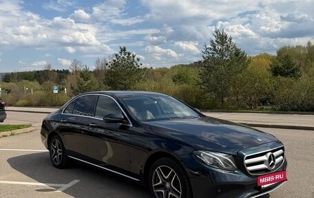 Mercedes-Benz E-Класс, 2016 год, 3 000 000 рублей, 3 фотография