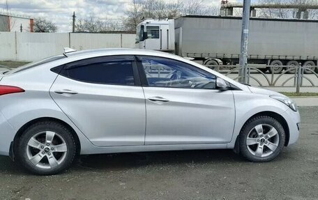 Hyundai Avante, 2012 год, 825 000 рублей, 2 фотография