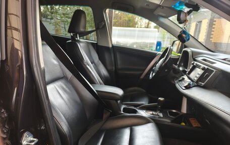 Toyota RAV4, 2015 год, 1 750 000 рублей, 9 фотография
