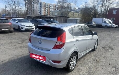 Hyundai Solaris II рестайлинг, 2011 год, 635 000 рублей, 2 фотография