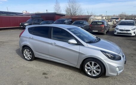 Hyundai Solaris II рестайлинг, 2011 год, 635 000 рублей, 3 фотография
