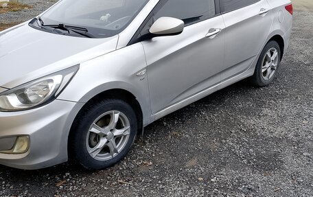 Hyundai Solaris II рестайлинг, 2012 год, 850 000 рублей, 1 фотография