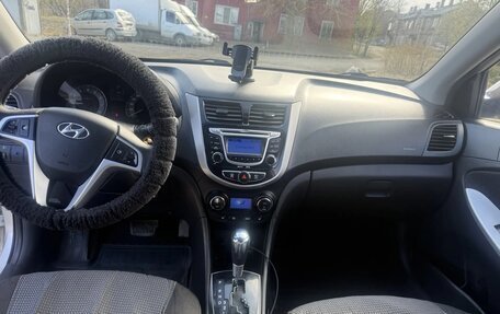Hyundai Solaris II рестайлинг, 2011 год, 635 000 рублей, 5 фотография
