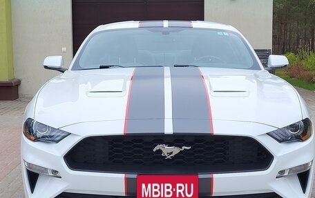 Ford Mustang VI рестайлинг, 2020 год, 3 200 000 рублей, 2 фотография