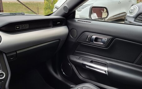 Ford Mustang VI рестайлинг, 2020 год, 3 200 000 рублей, 21 фотография