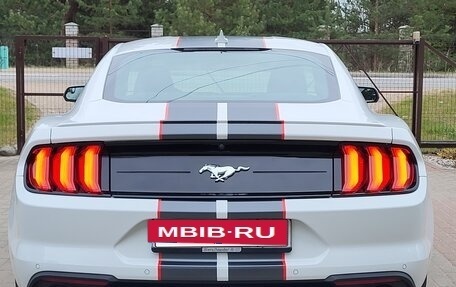 Ford Mustang VI рестайлинг, 2020 год, 3 200 000 рублей, 6 фотография
