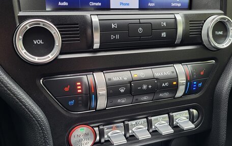 Ford Mustang VI рестайлинг, 2020 год, 3 200 000 рублей, 32 фотография