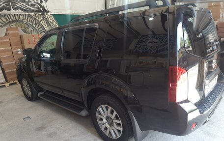 Nissan Pathfinder, 2012 год, 2 000 000 рублей, 19 фотография