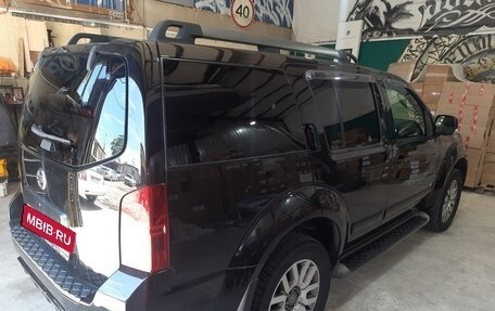 Nissan Pathfinder, 2012 год, 2 000 000 рублей, 23 фотография