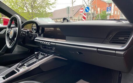 Porsche 911, 2021 год, 28 500 000 рублей, 33 фотография