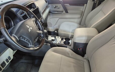 Mitsubishi Pajero IV, 2019 год, 3 800 000 рублей, 14 фотография