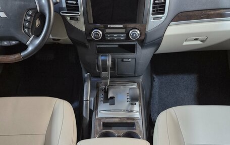 Mitsubishi Pajero IV, 2019 год, 3 800 000 рублей, 13 фотография