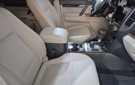Mitsubishi Pajero IV, 2019 год, 3 800 000 рублей, 17 фотография