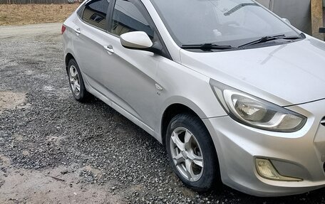 Hyundai Solaris II рестайлинг, 2012 год, 850 000 рублей, 2 фотография