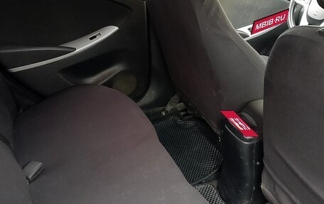 Hyundai Solaris II рестайлинг, 2012 год, 850 000 рублей, 12 фотография