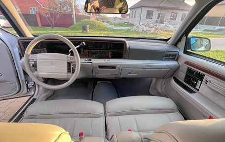 Lincoln Continental VIII, 1992 год, 800 000 рублей, 8 фотография