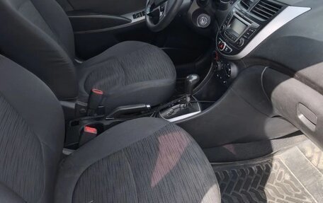 Hyundai Solaris II рестайлинг, 2015 год, 540 000 рублей, 12 фотография