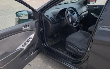 Hyundai Solaris II рестайлинг, 2015 год, 540 000 рублей, 13 фотография