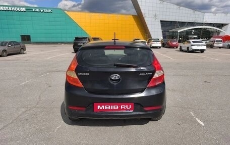 Hyundai Solaris II рестайлинг, 2015 год, 540 000 рублей, 2 фотография