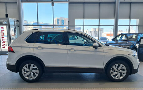 Volkswagen Tiguan II, 2021 год, 2 660 000 рублей, 5 фотография