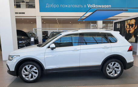 Volkswagen Tiguan II, 2021 год, 2 660 000 рублей, 10 фотография