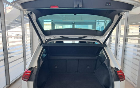 Volkswagen Tiguan II, 2021 год, 2 660 000 рублей, 12 фотография