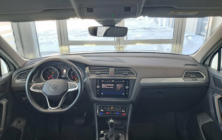 Volkswagen Tiguan II, 2021 год, 2 660 000 рублей, 17 фотография