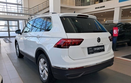 Volkswagen Tiguan II, 2021 год, 2 660 000 рублей, 8 фотография