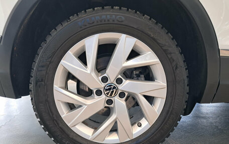 Volkswagen Tiguan II, 2021 год, 2 660 000 рублей, 22 фотография