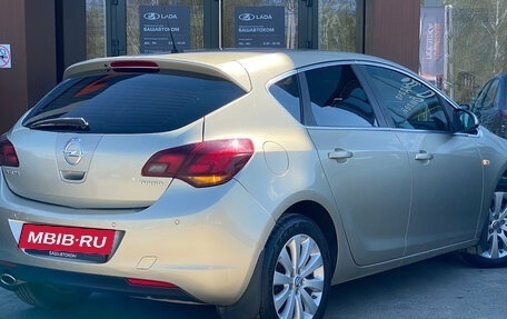 Opel Astra J, 2011 год, 595 000 рублей, 5 фотография