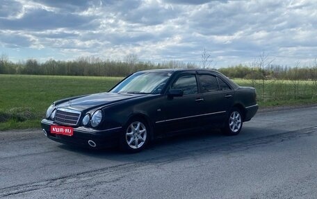 Mercedes-Benz E-Класс, 1995 год, 240 000 рублей, 1 фотография
