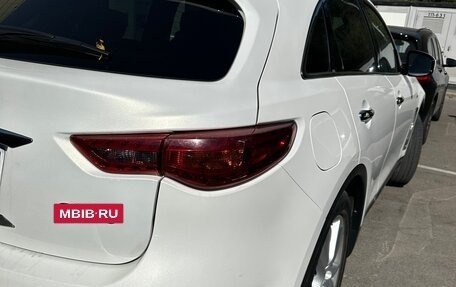 Infiniti QX70, 2014 год, 2 350 000 рублей, 4 фотография