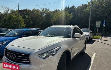 Infiniti QX70, 2014 год, 2 350 000 рублей, 2 фотография