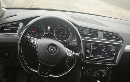 Volkswagen Tiguan II, 2018 год, 1 990 000 рублей, 9 фотография
