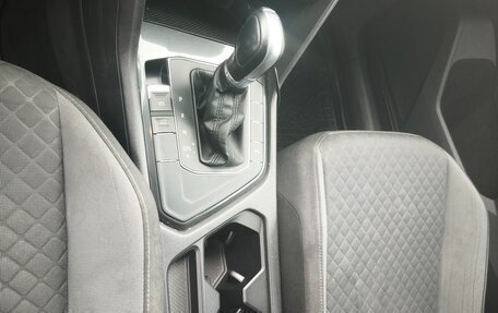 Volkswagen Tiguan II, 2018 год, 1 990 000 рублей, 10 фотография