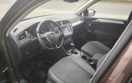 Volkswagen Tiguan II, 2018 год, 1 990 000 рублей, 8 фотография