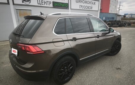 Volkswagen Tiguan II, 2018 год, 1 990 000 рублей, 5 фотография